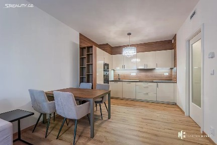 Pronájem bytu 3+kk 83 m² Počernická, Praha - Strašnice