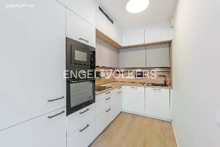 Pronájem bytu 2+kk 52 m² Holečkova, Praha - Smíchov