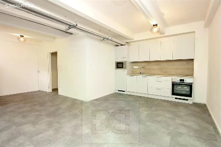 Pronájem kanceláře 40 m² Vinařská, Praha - Holešovice