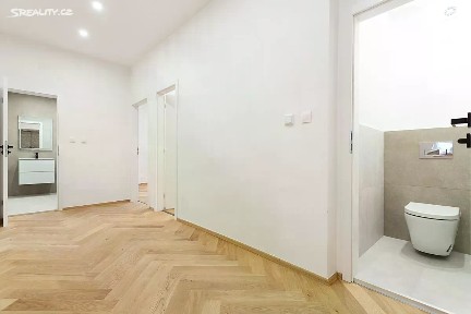 Prodej bytu 3+kk 77 m² U pošty, Praha - Libeň