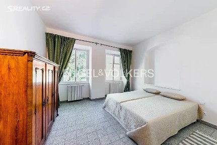 Pronájem bytu 3+1 73 m² Hroznová, Praha - Malá Strana