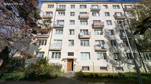 Pronájem bytu 2+1 53 m² Raffaelova, Praha - Strašnice