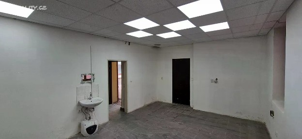 Pronájem obchodního prostoru 27 m² U starého nádraží, Praha - Uhříněves