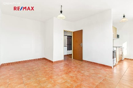 Prodej bytu 1+kk 30 m² Na Vsi, Pardubice - Černá za Bory