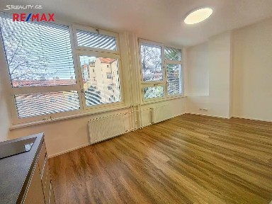 Pronájem bytu 1+kk 26 m² Žižkova tř., České Budějovice - České Budějovice 6