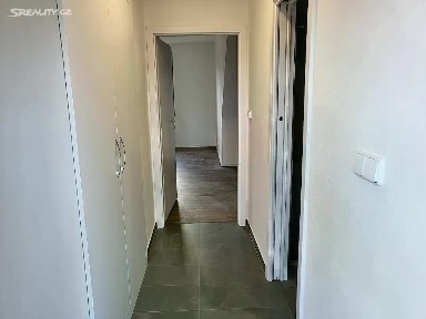 Pronájem bytu 1+kk 28 m² K Majáku, Zlín
