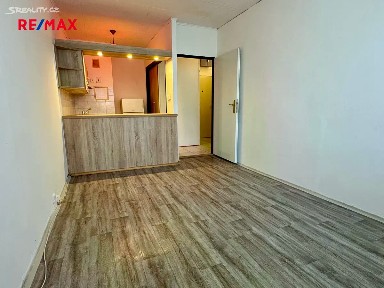 Pronájem bytu 2+kk 40 m² Holandská, Kladno - Kročehlavy