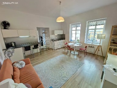 Pronájem bytu 1+kk 31 m² Roháčova, Praha - Žižkov