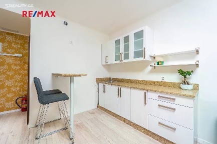 Praha, Praha 9, Horní Počernice, U věže, 3