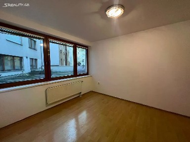 Pronájem bytu 2+kk 50 m² Mojmírova, Praha - Nusle