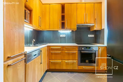 Pronájem bytu 3+1 89 m² Žitomírská, Praha - Vršovice