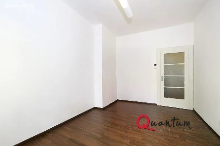 Pronájem kanceláře 16 m² 28. pluku, Praha - Vršovice