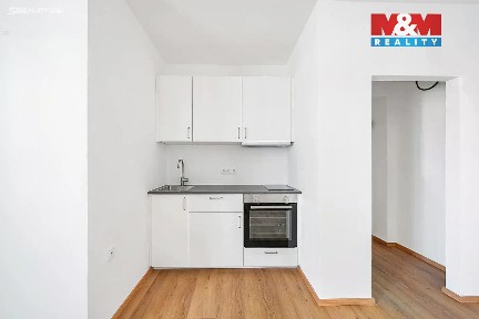Pronájem bytu 2+kk 38 m² Klumparova, Hradec Králové