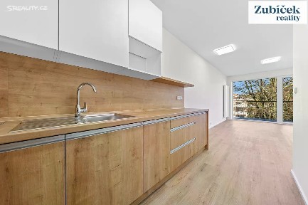 Pronájem bytu 2+kk 60 m² Nad Stráněmi, Zlín