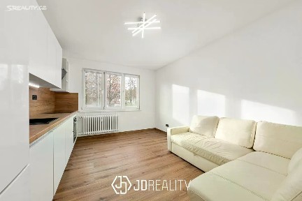 Pronájem bytu 2+kk 34 m² Bulharská, Kladno - Kročehlavy