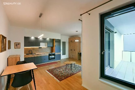 Pronájem bytu 1+kk 35 m² Seifertova, Praha - Žižkov