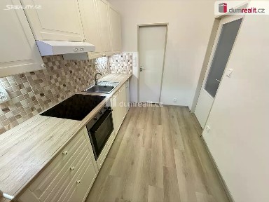 Pronájem bytu 1+kk 27 m² Drtinova, Praha - Smíchov