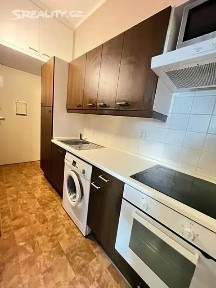 Pronájem bytu 1+kk 28 m² Na nivách, Praha - Michle