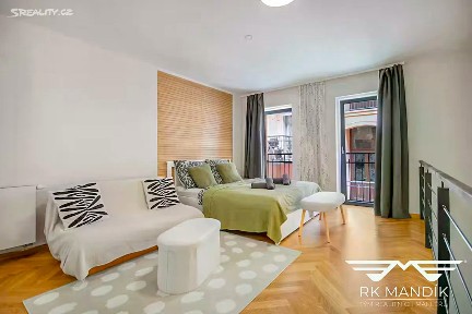 Pronájem bytu 2+kk 42 m² Pernerova, Praha - Karlín