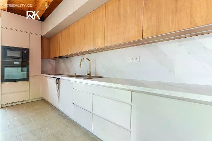 Prodej bytu 4+kk 112 m² Přelouč - Lhota