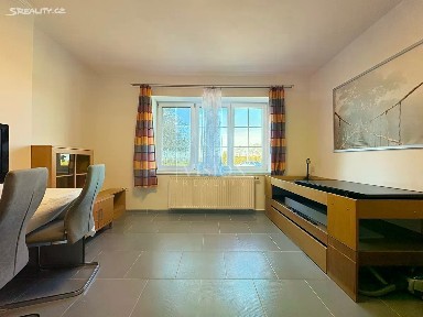 Pronájem bytu 1+kk 20 m² Zvěrotice