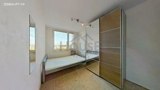 Prodej bytu 2+1 42 m² Laudova, Praha - Řepy