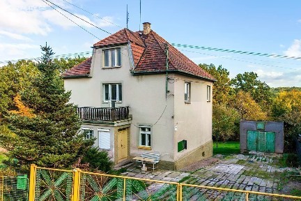 Prodej rodinného domu 200 m², pozemek 1305 m²