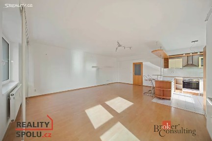 Prodej bytu 3+kk 96 m² třída Edvarda Beneše, Hradec Králové