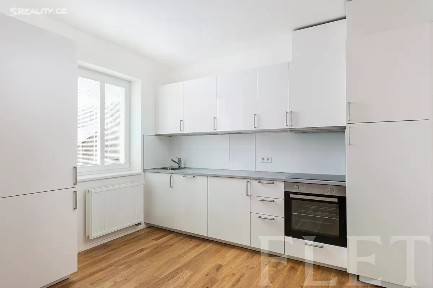 Pronájem bytu 2+kk 30 m² Plzeňská, Praha - Smíchov
