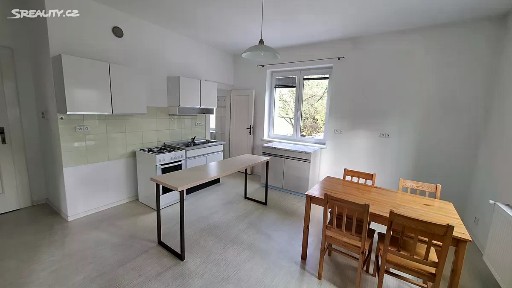 Pronájem bytu 3+1 100 m² Pod Záhorskem, Plzeň - Severní Předměstí