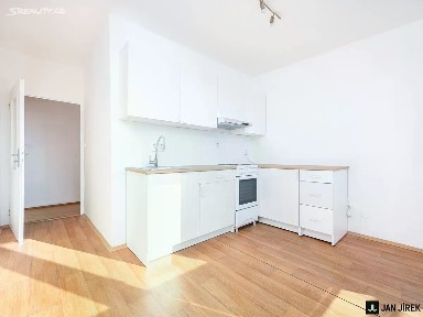 Pronájem bytu 2+1 54 m² Březhradská, Hradec Králové - Březhrad