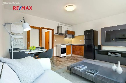 Prodej bytu 2+kk 37 m² Českodubská, Praha - Vinoř