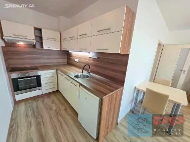 Prodej bytu 1+kk 38 m² Hornoměcholupská, Praha - Horní Měcholupy