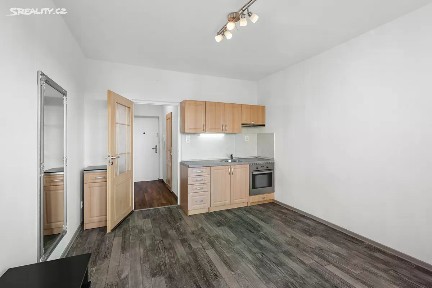 Pronájem bytu 1+kk 27 m² Dánská, Kladno - Kročehlavy