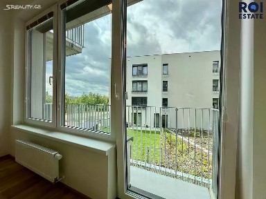 Pronájem bytu 1+kk 24 m² Františka Kadlece, Praha - Libeň