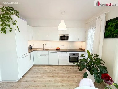 Pronájem bytu 3+kk 80 m² Saarinenova, Praha - Hloubětín