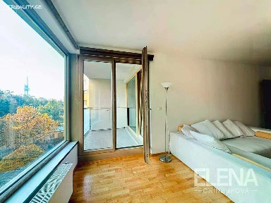 Pronájem bytu 2+kk 62 m² Jeseniova, Praha - Žižkov