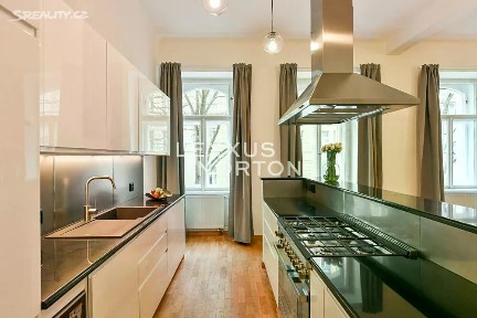Pronájem bytu 3+kk 118 m² Mánesova, Praha - Vinohrady