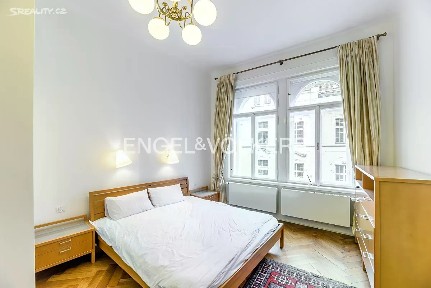 Pronájem bytu 4+1 136 m² Betlémská, Praha - Staré Město