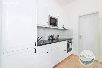 Pronájem bytu 2+kk 44 m² Velehradská, Praha - Vinohrady