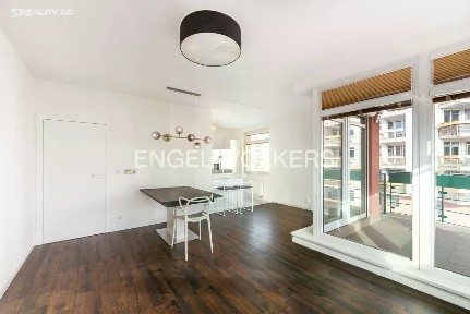 Pronájem bytu 3+kk 94 m² Nad Okrouhlíkem, Praha - Libeň