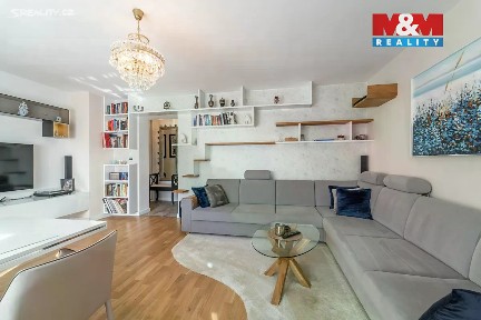 Prodej bytu 3+1 100 m² Na Pískách, Hostivice