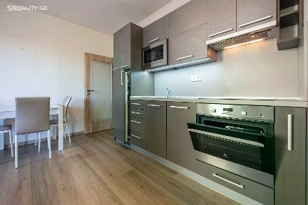 Pronájem bytu 2+kk 45 m² Slunečná, Hradec Králové - Nový Hradec Králové