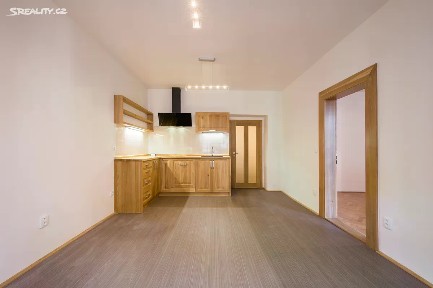 Pronájem bytu 2+kk 60 m² Bubeníkova, Pardubice - Bílé Předměstí