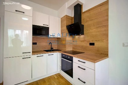 Pronájem bytu 2+kk 41 m² Černokostelecká, Praha - Strašnice