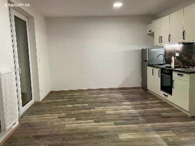 Pronájem bytu 1+kk 36 m² Moravní, Otrokovice