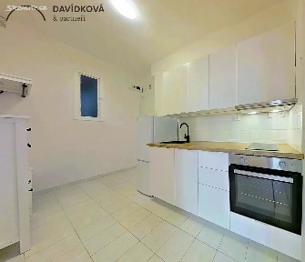 Pronájem bytu 1+kk 31 m² Na hroudě, Praha - Strašnice