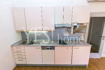 Pronájem kanceláře 63 m² Štefánikova, Praha - Smíchov