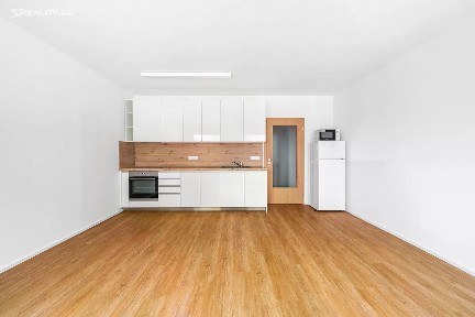 Pronájem bytu 1+kk 31 m² Toužimská, Plzeň - Bolevec
