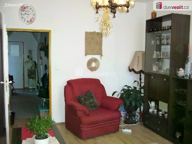 Děčín, Děčín IV-Podmokly, Revoluční nám., 3